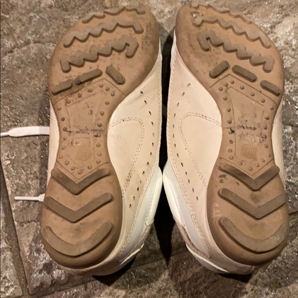EUC Spring Tan/White Sneakers from Montreal - Picture 4 of 6